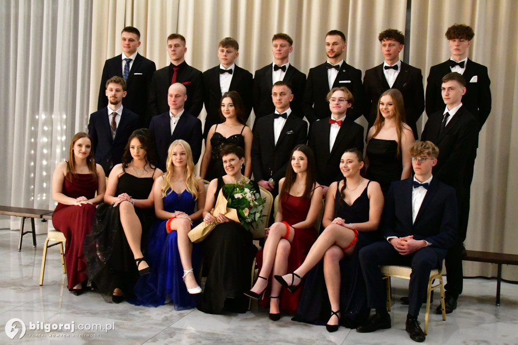 Poloneza czas zacząć! Studniówka biłgorajskiej Budowlanki