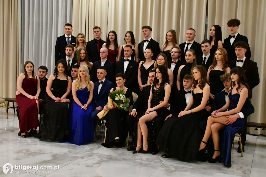 Poloneza czas zacząć! Studniówka biłgorajskiej Budowlanki