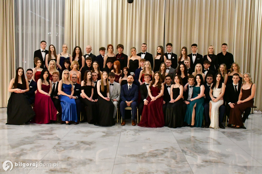 Poloneza czas zacząć! Studniówka biłgorajskiej Budowlanki