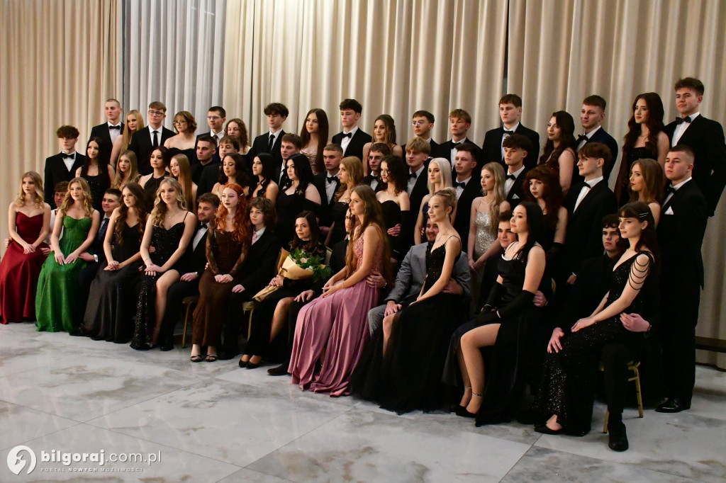 Poloneza czas zacząć! Studniówka biłgorajskiej Budowlanki