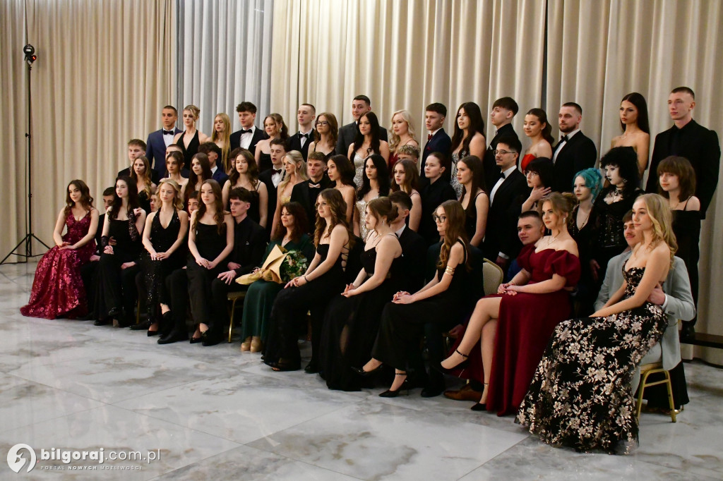 Poloneza czas zacząć! Studniówka biłgorajskiej Budowlanki