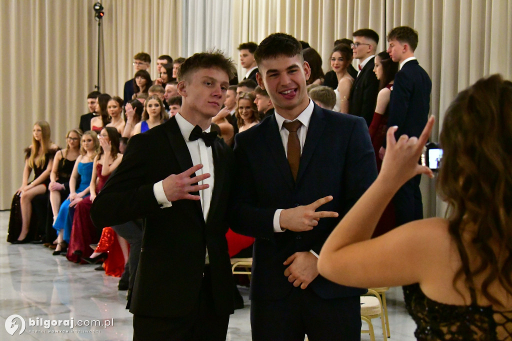 Poloneza czas zacząć! Studniówka biłgorajskiej Budowlanki