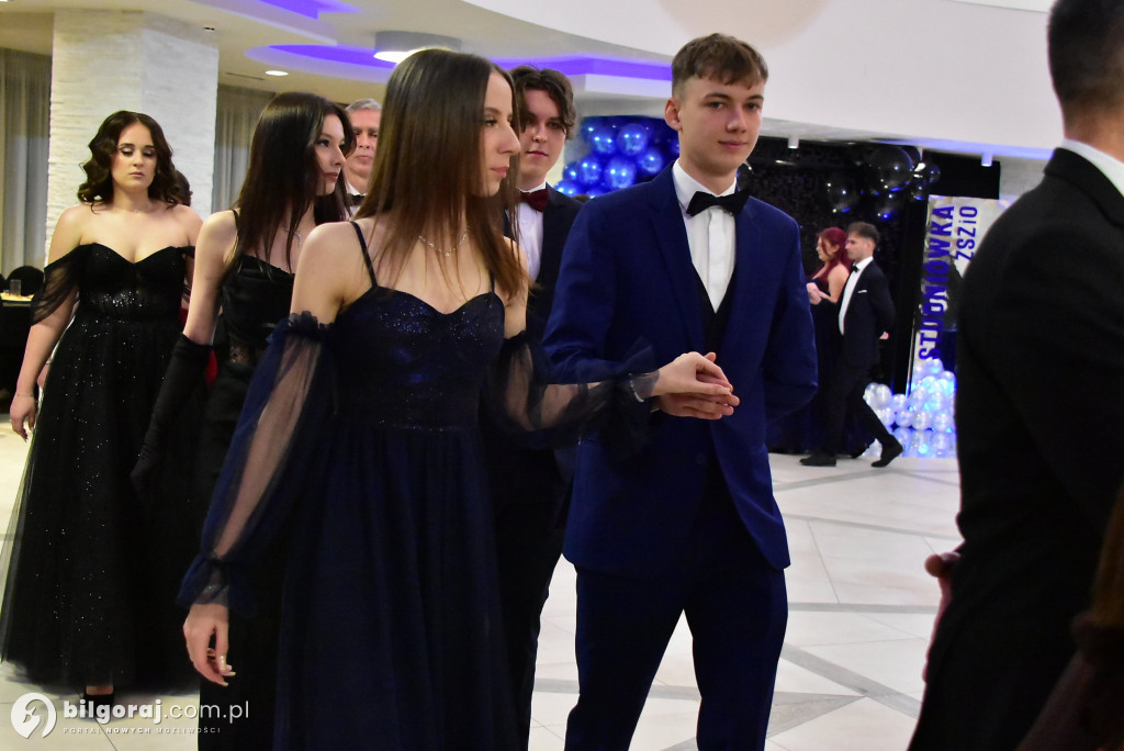 Maturzyści ZSZiO w Biłgoraju bawili się na balu studniówkowym