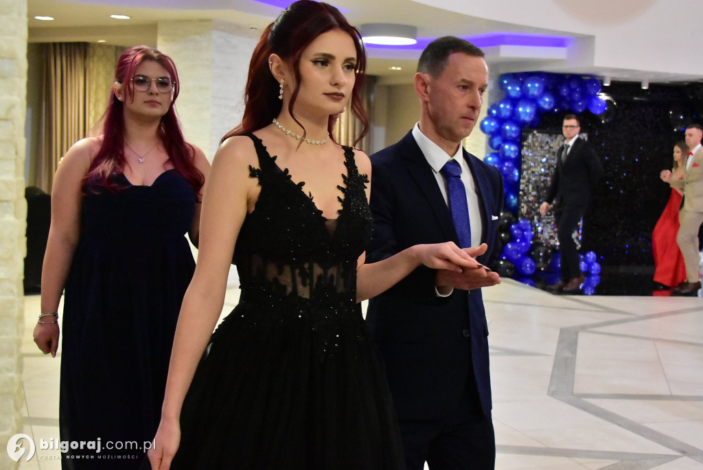 Maturzyści ZSZiO w Biłgoraju bawili się na balu studniówkowym