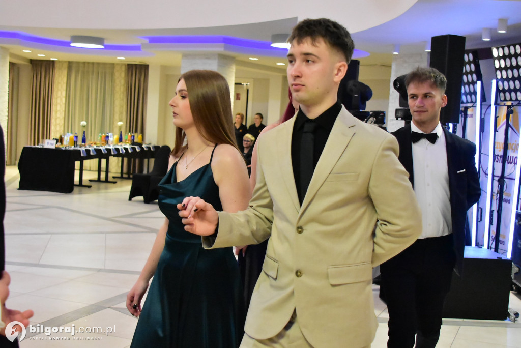 Maturzyści ZSZiO w Biłgoraju bawili się na balu studniówkowym