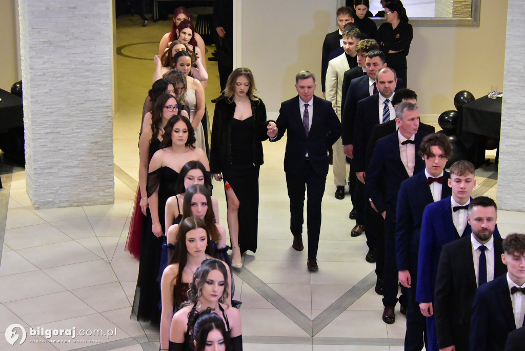 Maturzyści ZSZiO w Biłgoraju bawili się na balu studniówkowym