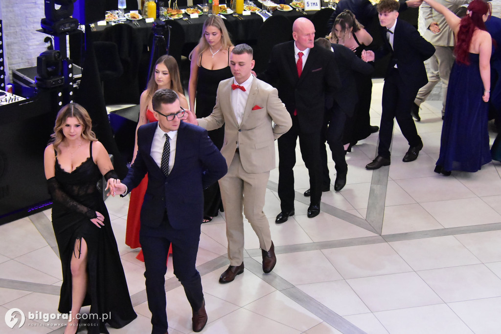 Maturzyści ZSZiO w Biłgoraju bawili się na balu studniówkowym