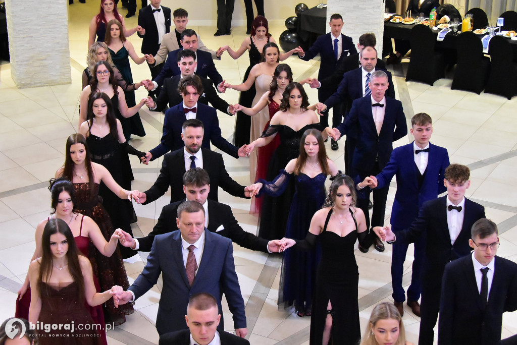 Maturzyści ZSZiO w Biłgoraju bawili się na balu studniówkowym