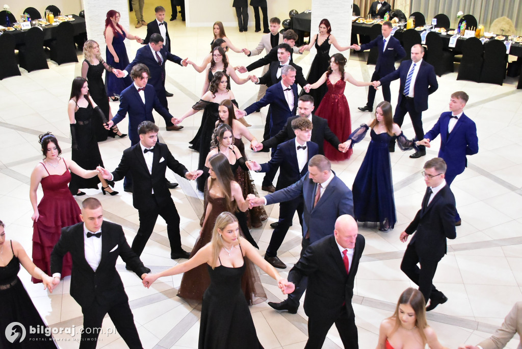 Maturzyści ZSZiO w Biłgoraju bawili się na balu studniówkowym
