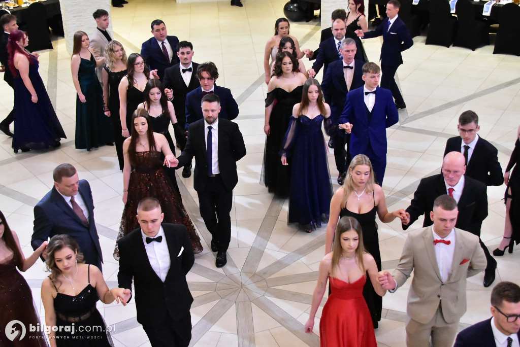 Maturzyści ZSZiO w Biłgoraju bawili się na balu studniówkowym