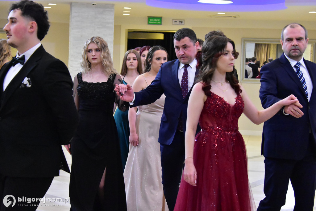 Maturzyści ZSZiO w Biłgoraju bawili się na balu studniówkowym