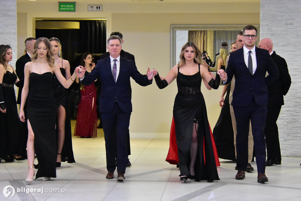 Maturzyści ZSZiO w Biłgoraju bawili się na balu studniówkowym