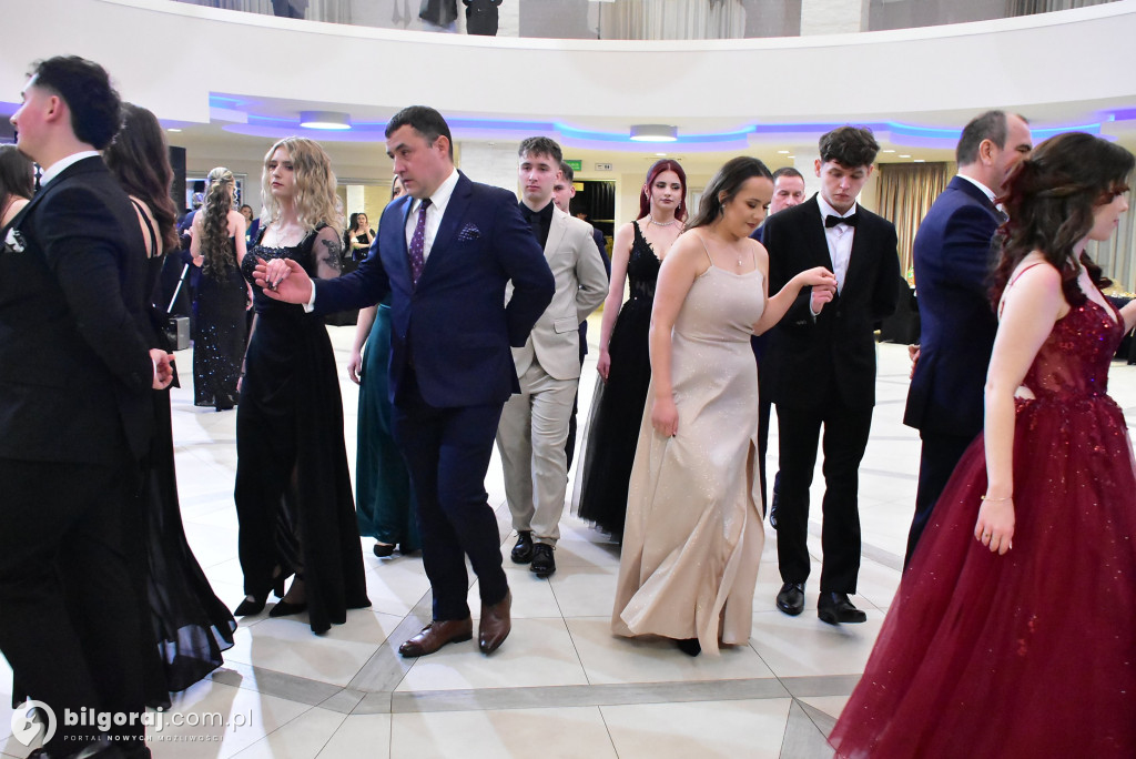 Maturzyści ZSZiO w Biłgoraju bawili się na balu studniówkowym