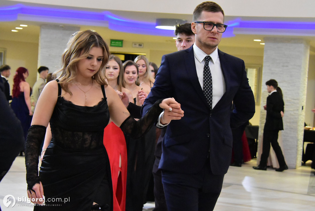 Maturzyści ZSZiO w Biłgoraju bawili się na balu studniówkowym