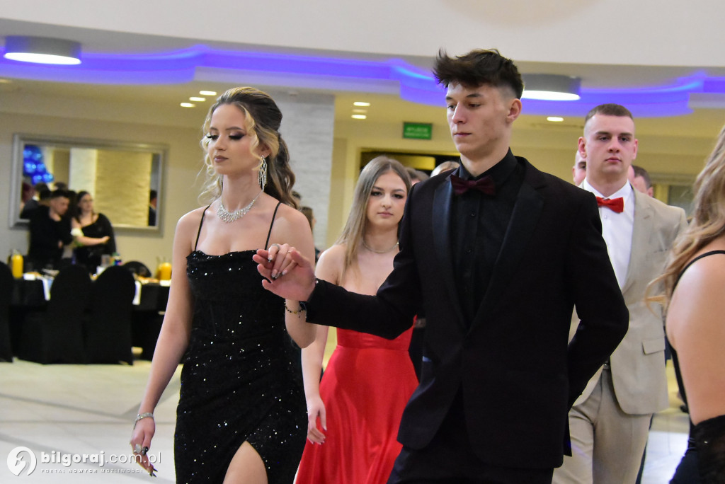 Maturzyści ZSZiO w Biłgoraju bawili się na balu studniówkowym