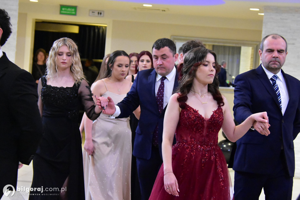 Maturzyści ZSZiO w Biłgoraju bawili się na balu studniówkowym