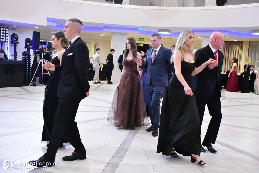 Maturzyści ZSZiO w Biłgoraju bawili się na balu studniówkowym