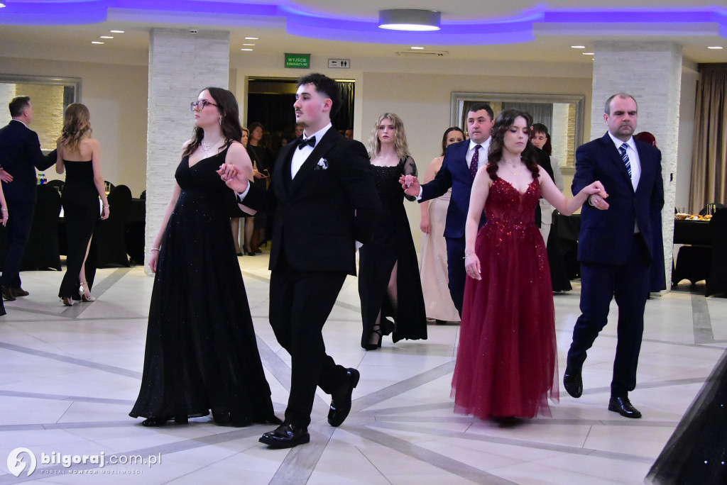 Maturzyści ZSZiO w Biłgoraju bawili się na balu studniówkowym