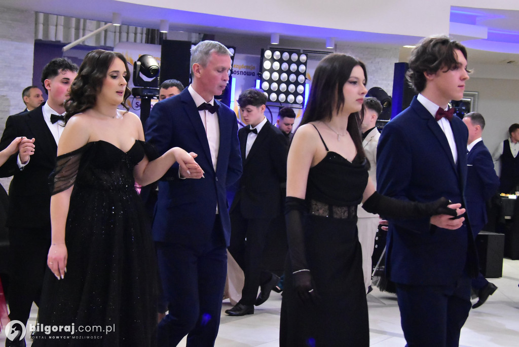 Maturzyści ZSZiO w Biłgoraju bawili się na balu studniówkowym