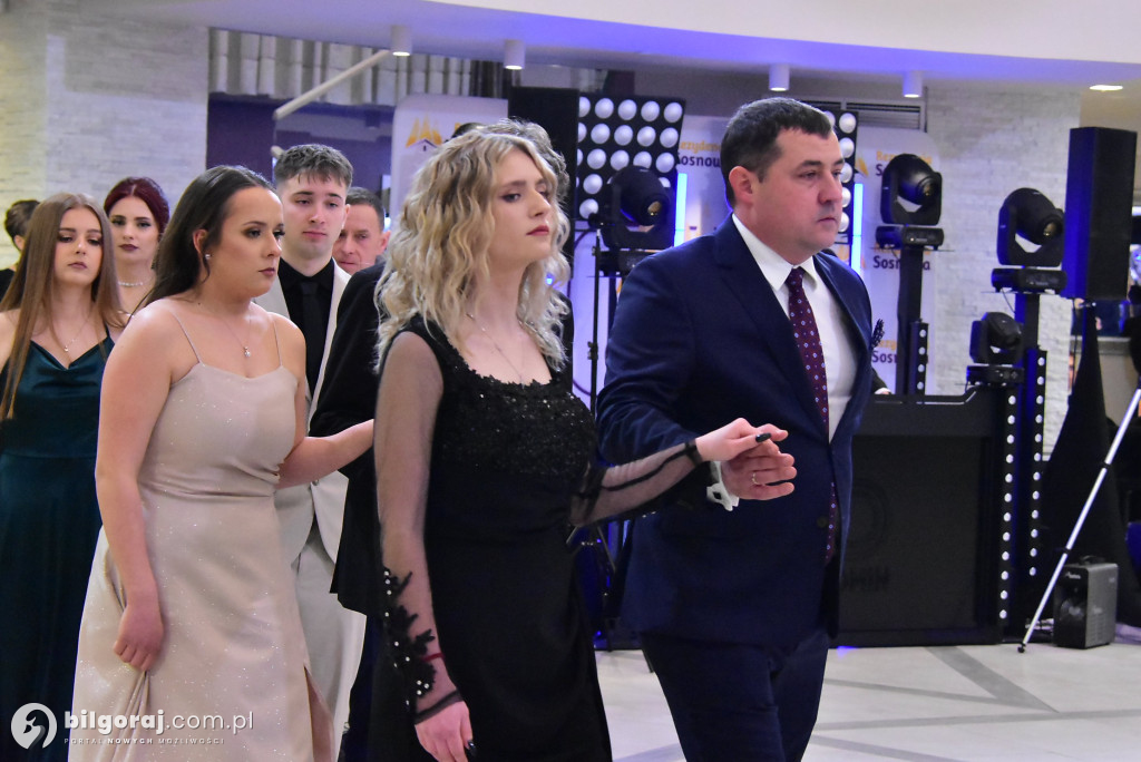 Maturzyści ZSZiO w Biłgoraju bawili się na balu studniówkowym