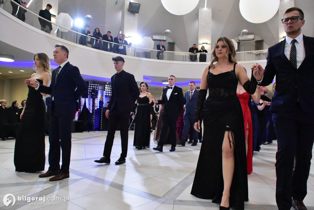 Maturzyści ZSZiO w Biłgoraju bawili się na balu studniówkowym