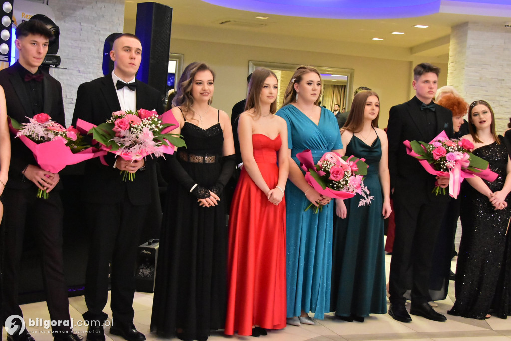 Maturzyści ZSZiO w Biłgoraju bawili się na balu studniówkowym