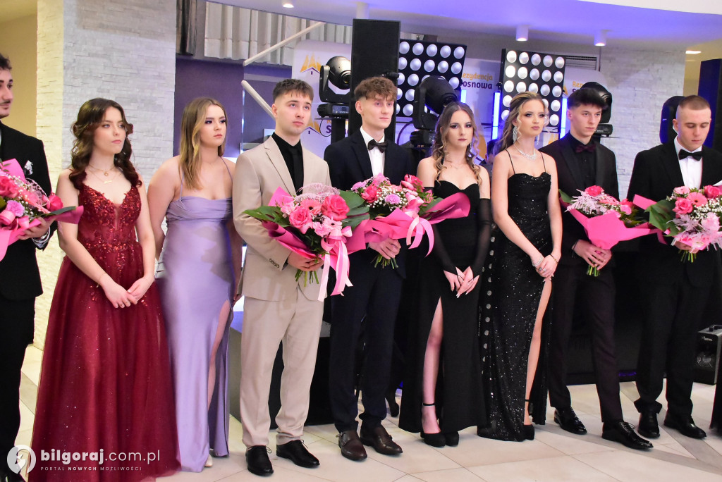 Maturzyści ZSZiO w Biłgoraju bawili się na balu studniówkowym