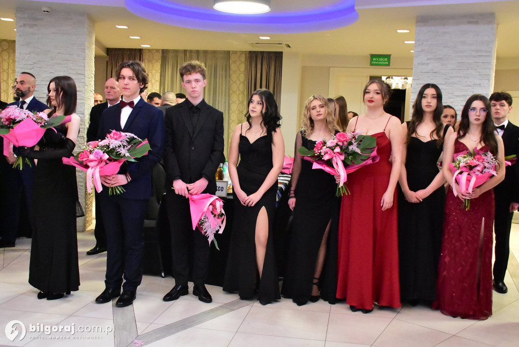 Maturzyści ZSZiO w Biłgoraju bawili się na balu studniówkowym