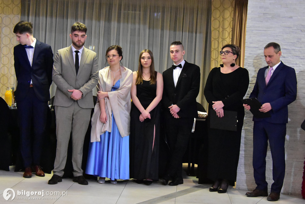 Maturzyści ZSZiO w Biłgoraju bawili się na balu studniówkowym