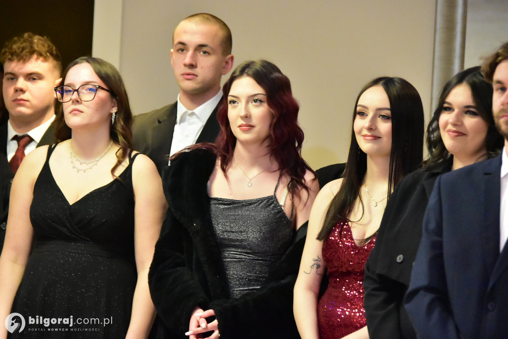 Maturzyści ZSZiO w Biłgoraju bawili się na balu studniówkowym