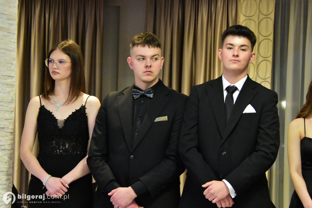 Maturzyści ZSZiO w Biłgoraju bawili się na balu studniówkowym