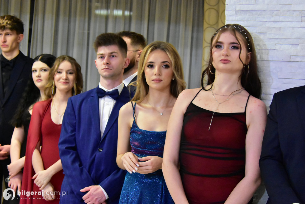 Maturzyści ZSZiO w Biłgoraju bawili się na balu studniówkowym