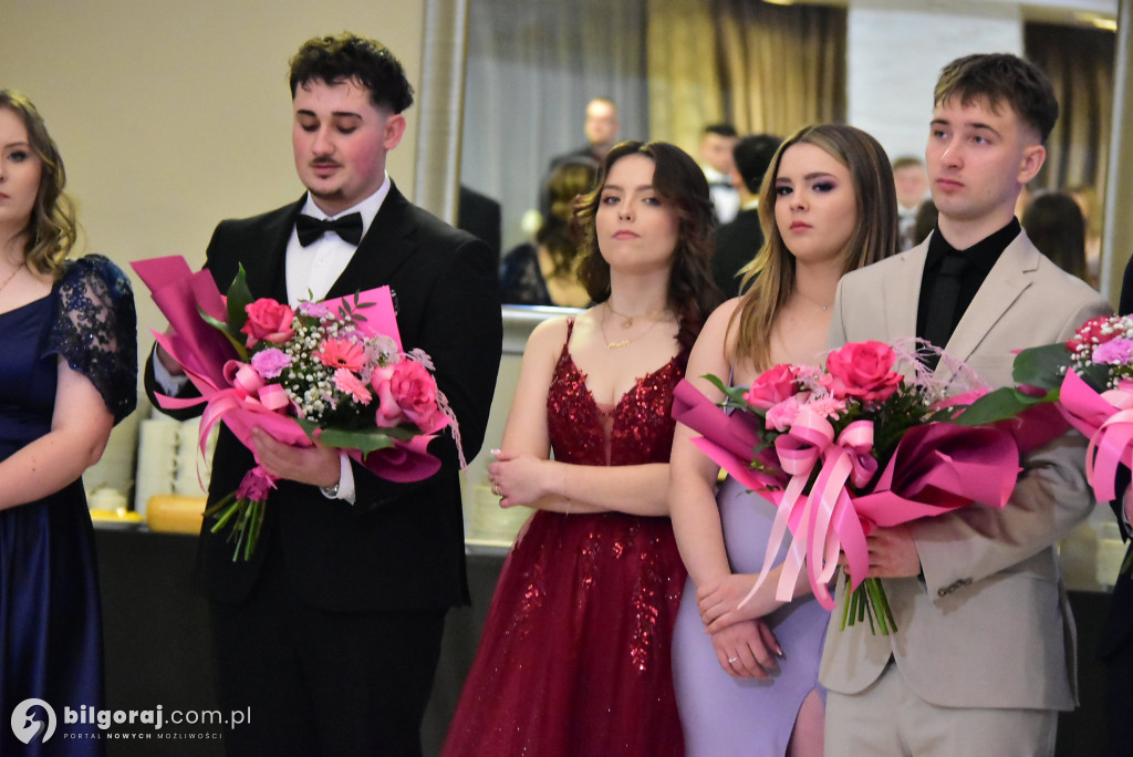 Maturzyści ZSZiO w Biłgoraju bawili się na balu studniówkowym