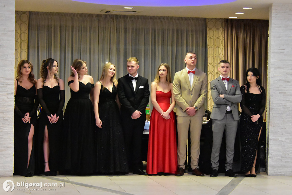 Maturzyści ZSZiO w Biłgoraju bawili się na balu studniówkowym