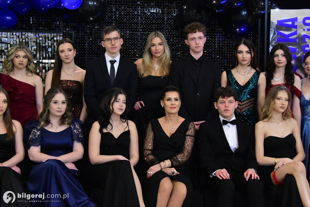 Maturzyści ZSZiO w Biłgoraju bawili się na balu studniówkowym