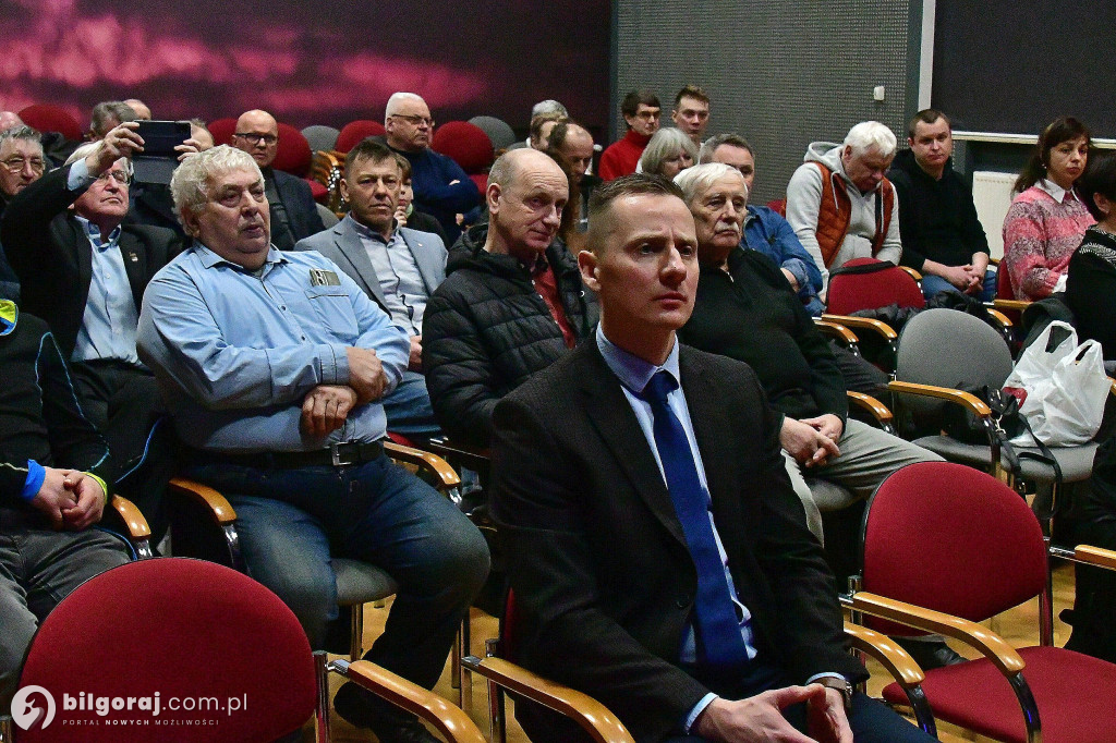 Trudna prawda na ekranie. Premiera odcinków filmu Jacka Międlara w GOK Goraj