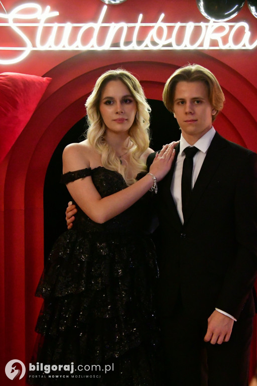 Studniówka I LO im. ONZ w Biłgoraju: Poloneza czas zacząć!