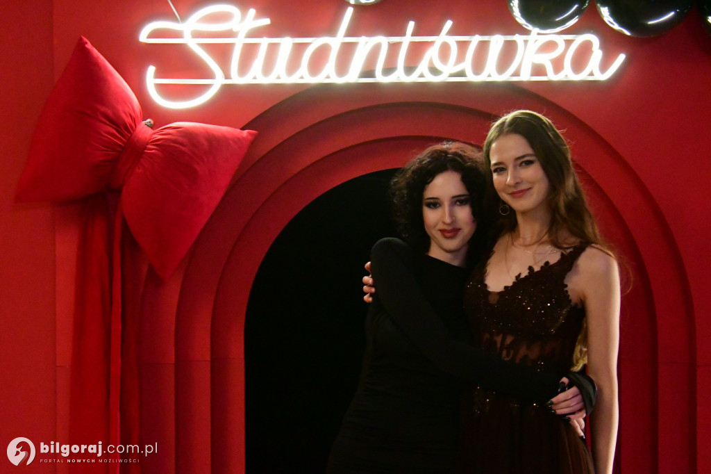 Studniówka I LO im. ONZ w Biłgoraju: Poloneza czas zacząć!