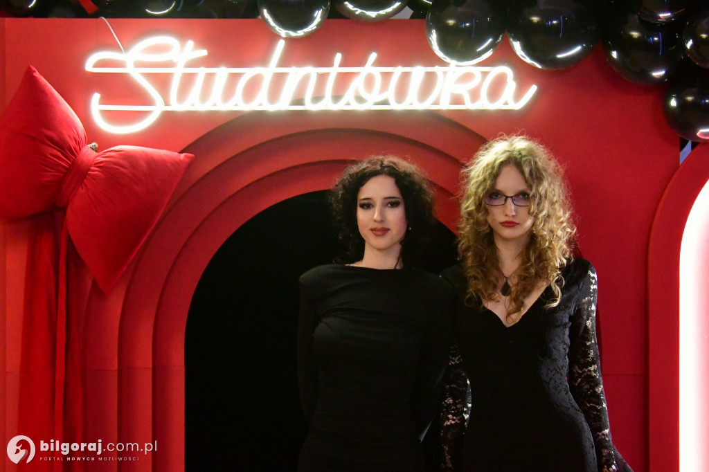 Studniówka I LO im. ONZ w Biłgoraju: Poloneza czas zacząć!