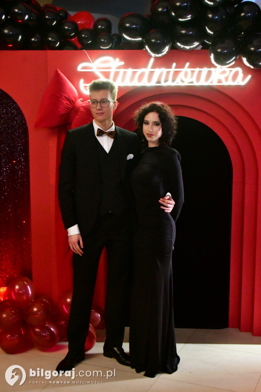 Studniówka I LO im. ONZ w Biłgoraju: Poloneza czas zacząć!