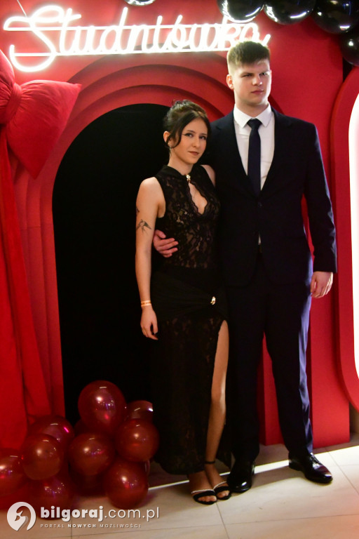 Studniówka I LO im. ONZ w Biłgoraju: Poloneza czas zacząć!