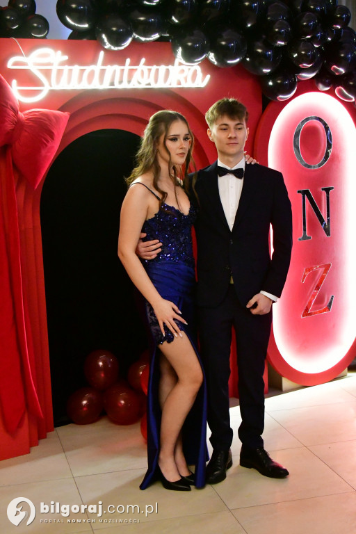 Studniówka I LO im. ONZ w Biłgoraju: Poloneza czas zacząć!