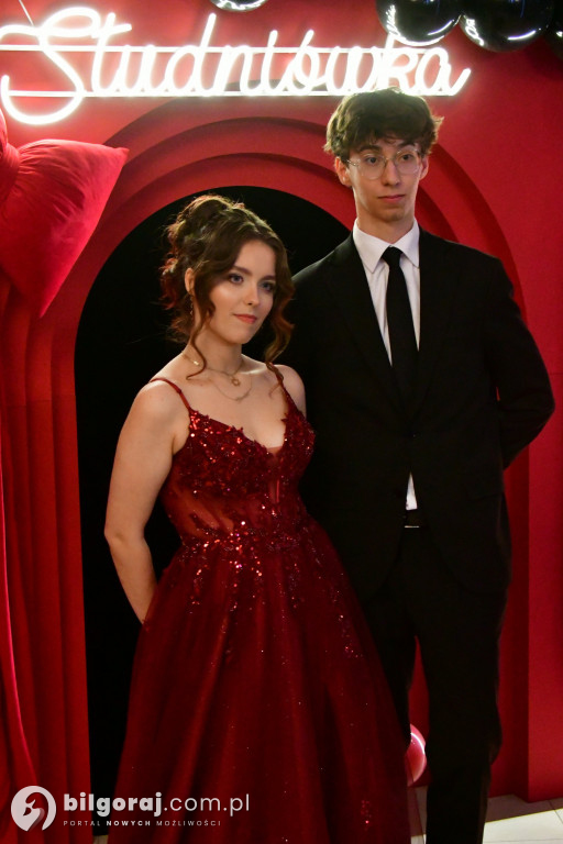 Studniówka I LO im. ONZ w Biłgoraju: Poloneza czas zacząć!