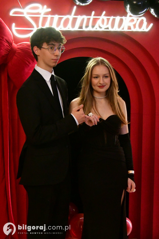 Studniówka I LO im. ONZ w Biłgoraju: Poloneza czas zacząć!