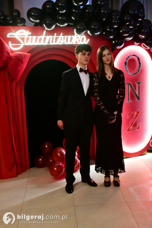 Studniówka I LO im. ONZ w Biłgoraju: Poloneza czas zacząć!