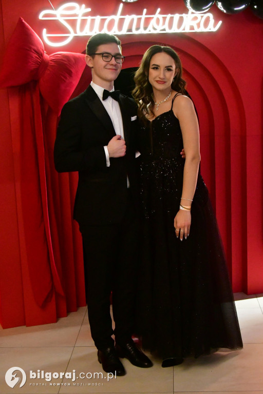 Studniówka I LO im. ONZ w Biłgoraju: Poloneza czas zacząć!