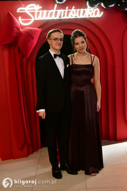 Studniówka I LO im. ONZ w Biłgoraju: Poloneza czas zacząć!