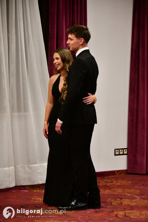 Studniówka I LO im. ONZ w Biłgoraju: Poloneza czas zacząć!