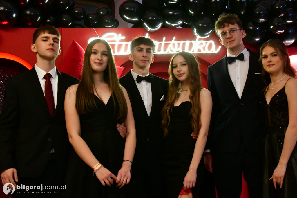 Studniówka I LO im. ONZ w Biłgoraju: Poloneza czas zacząć!