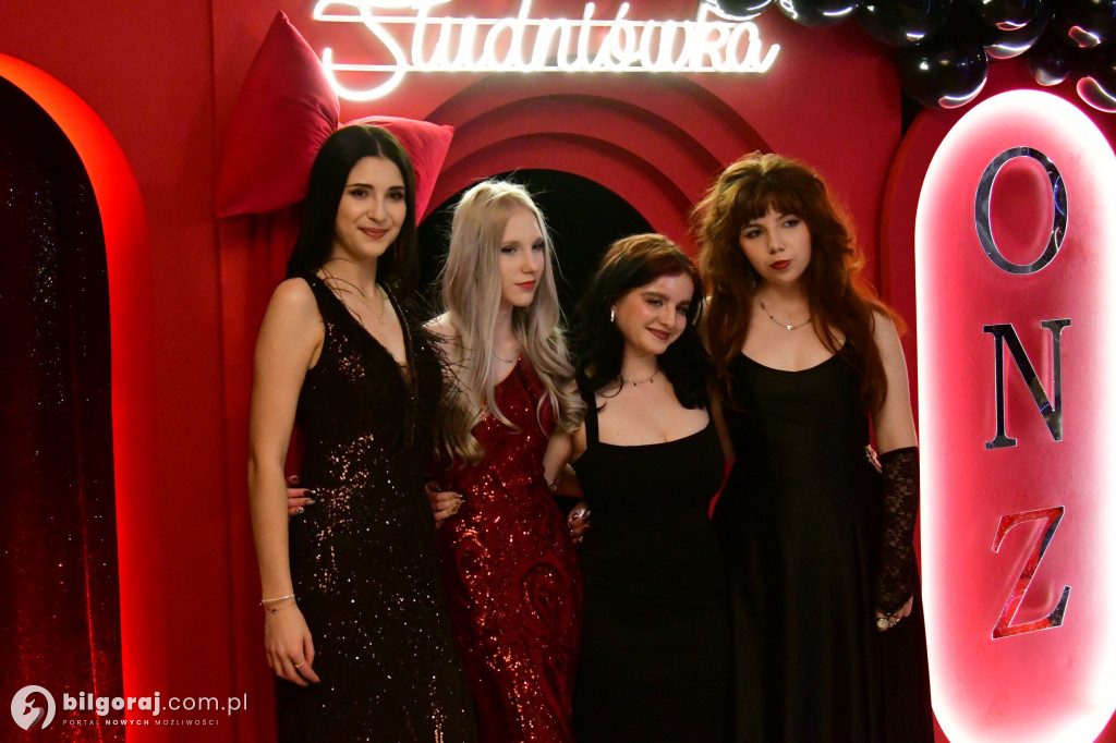 Studniówka I LO im. ONZ w Biłgoraju: Poloneza czas zacząć!